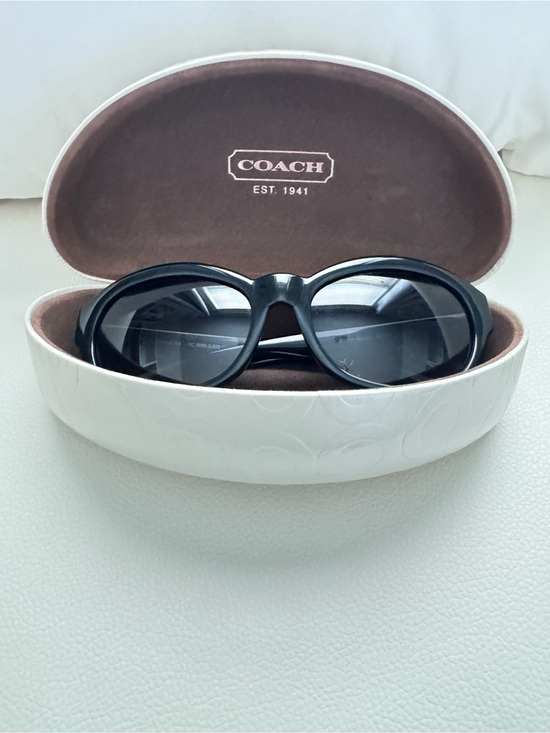 Coach Accessories - Coach Like New Gisele Sunglasses With Case for Women